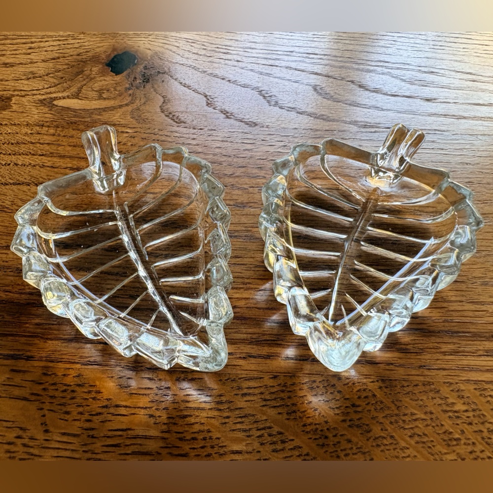 Vintage Lead Crystal Italian Glass Leaf Trinket Dishes Ashtray- Set of 2- 4.5” - Picture 2 of 16